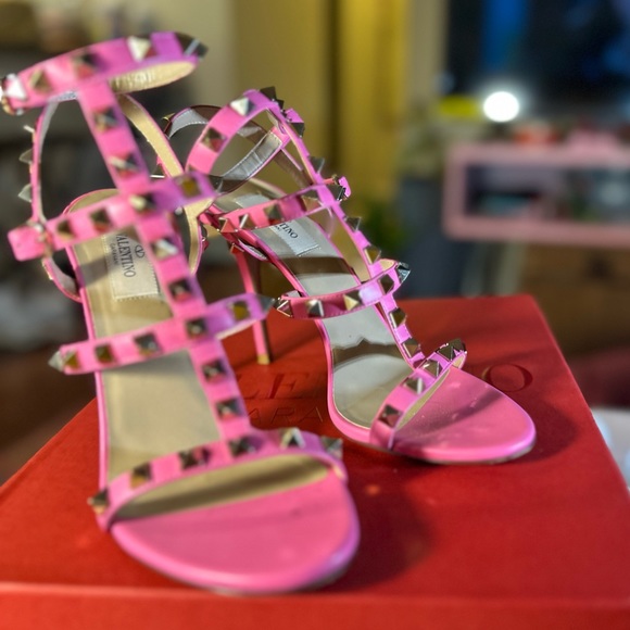 Valentino Garavani Rockstud T-Strap Leather Sandals Pink size 7 EU 37 - Picture 14 of 16